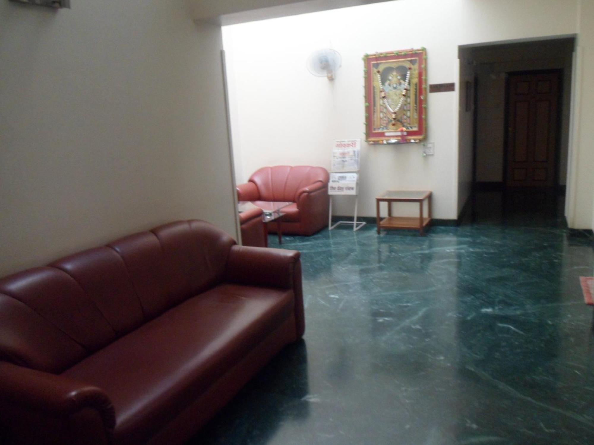 Hotel Pooja International Nashik Bagian luar foto